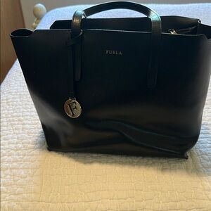 Furla Black Leather Tote with Structured Design